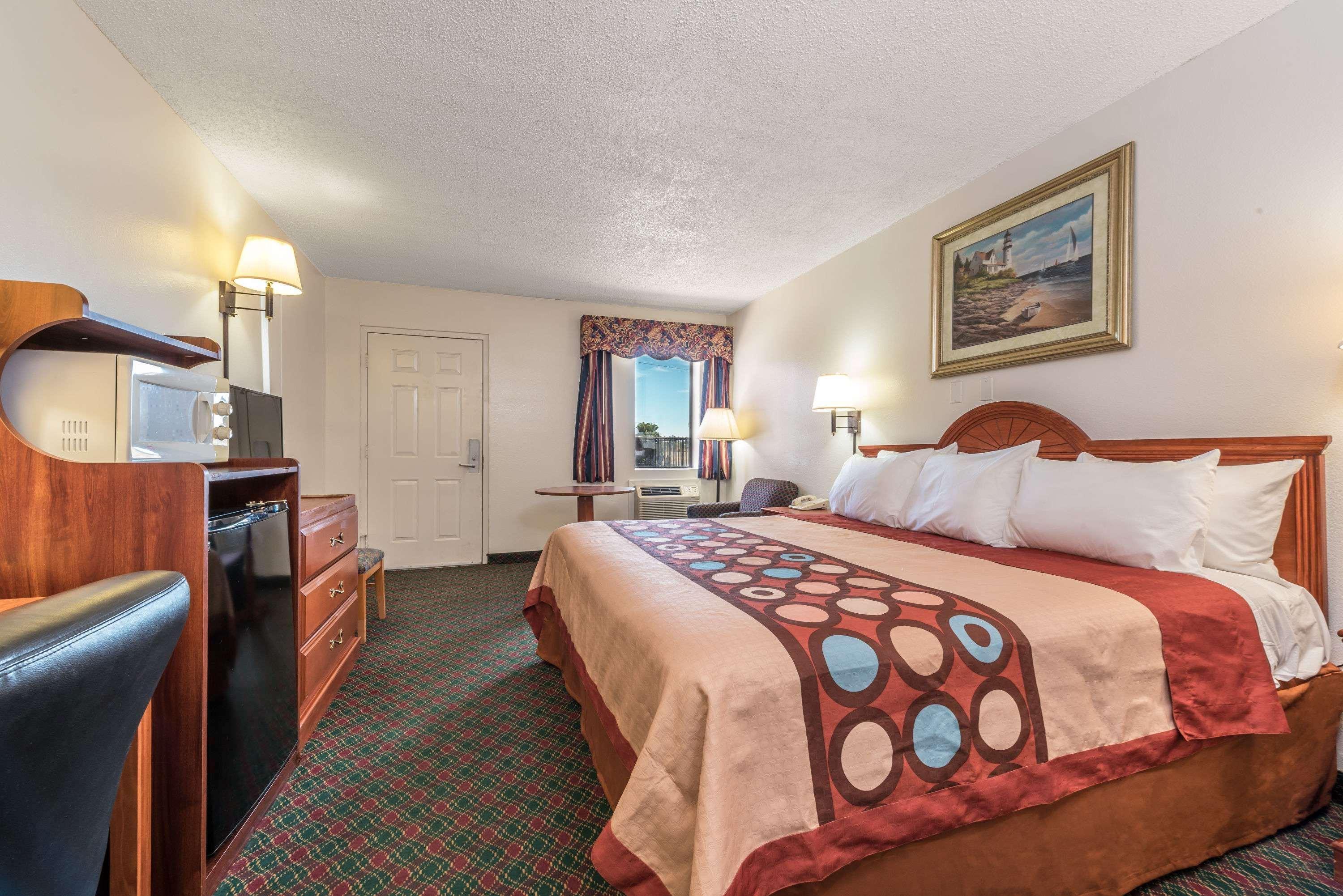 Super 8 By Wyndham Eastland Hotel Buitenkant foto