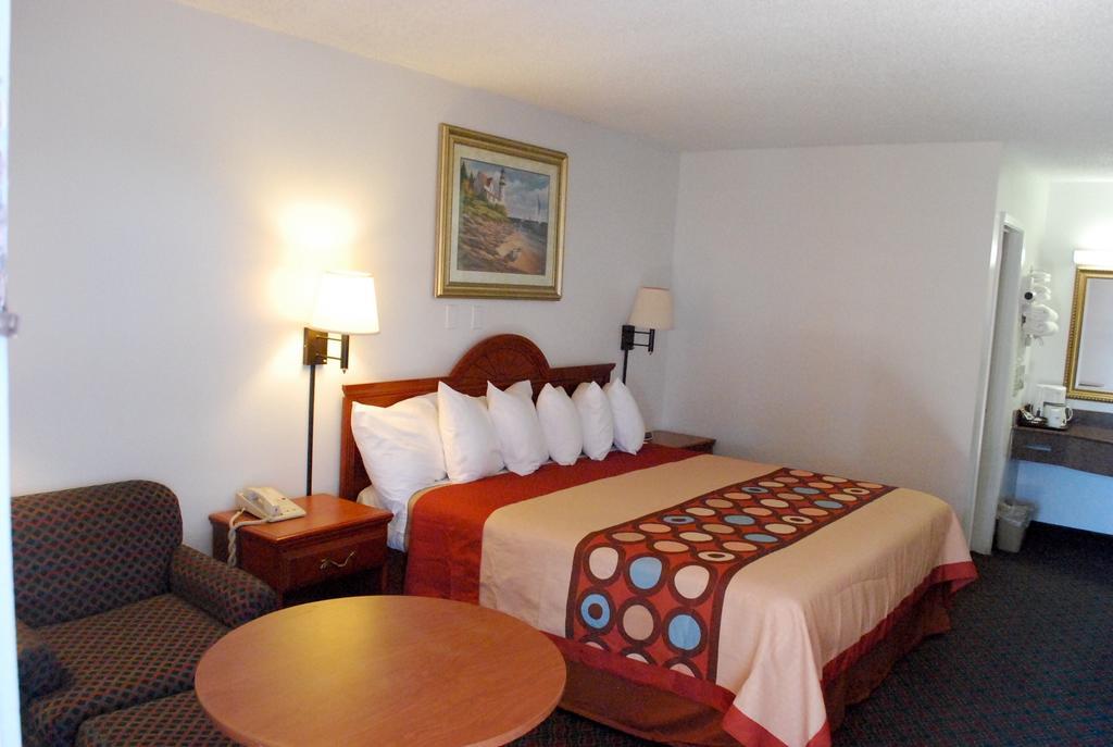Super 8 By Wyndham Eastland Hotel Kamer foto