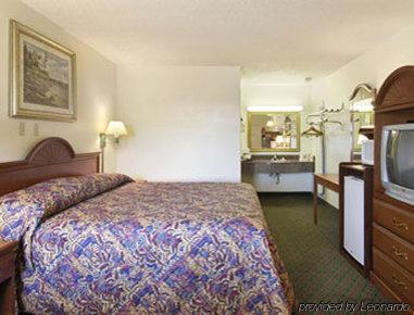 Super 8 By Wyndham Eastland Hotel Kamer foto